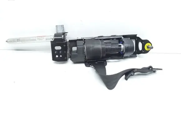 Volvo V50 Front seatbelt 8639693