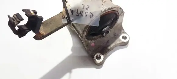 Nissan Almera Tino Engine mount bracket ym2
