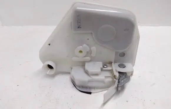 Mazda CX-3 Front door lock 5C31F0575 DD1A
