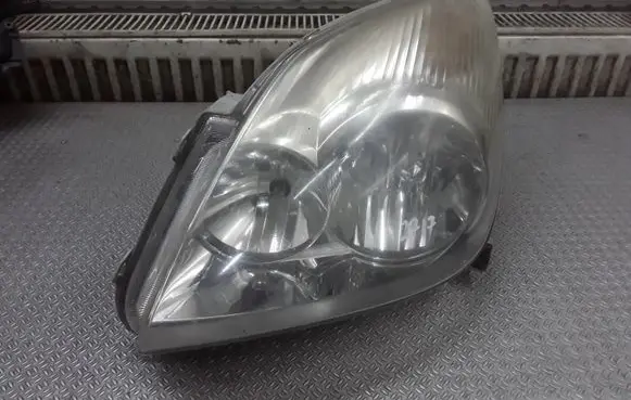 Toyota Corolla Verso E121 Headlight/headlamp