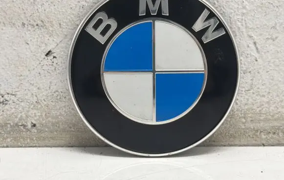 BMW 3 F30 F35 F31 Manufacturer badge logo/emblem 10333410 7288752 000002001