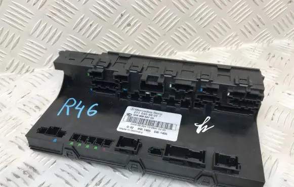 Mercedes-Benz E W211 Fuse module 2115454601