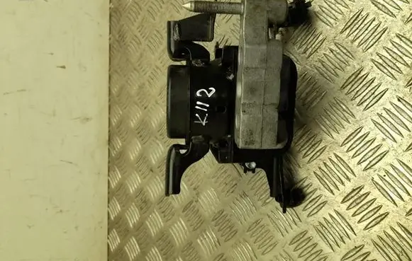 Lexus ES VII XZ10 Engine mount bracket JY020835