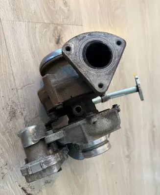 Mercedes-Benz E W212 Turbo A6510900086 21121945 A2C53412326