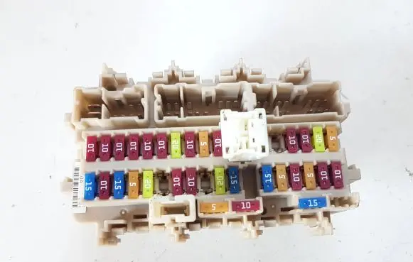 Nissan Navara D23 Fuse module 4KJ0A C309219H26