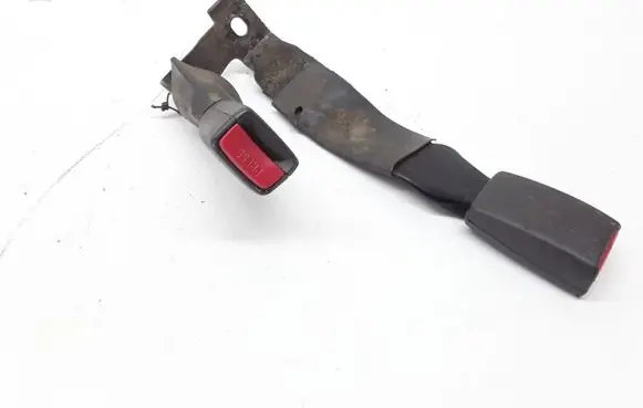 Toyota Avensis T250 Middle seatbelt buckle (rear) 