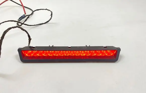 Opel Astra G Third/center stoplight 90560399 3932554 301252
