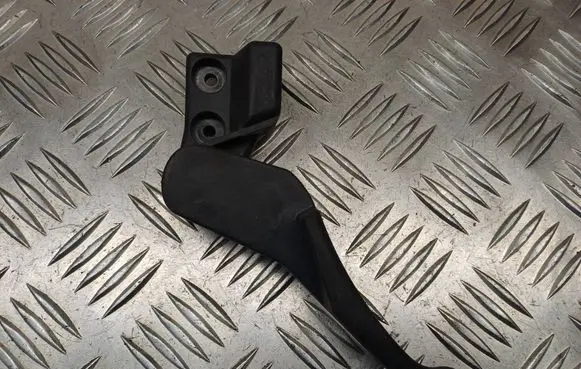 Volkswagen PASSAT B5.5 Engine bonnet (hood) release handle 3B1823533
