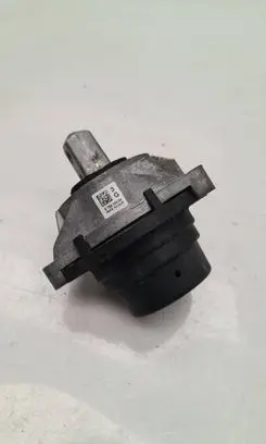 Mercedes-Benz E W238 Engine mount bracket 6799104