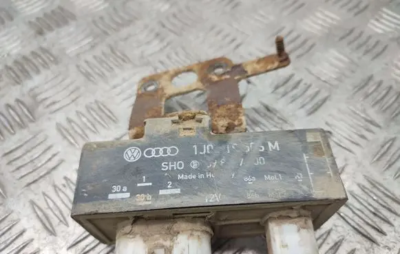 Skoda Fabia Mk2 (5J) Coolant fan relay 1J0919506M