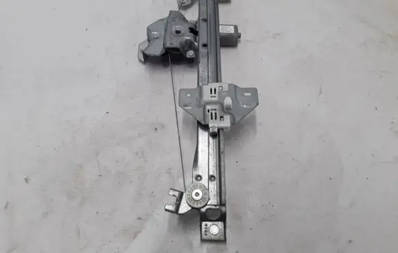 Renault Zoe Rear window lifting mechanism without motor 827218510R