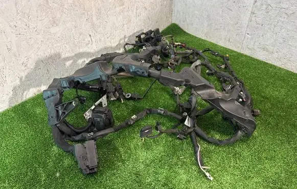 Mercedes-Benz C AMG W205 Engine installation wiring loom A1771591025 A1771591325