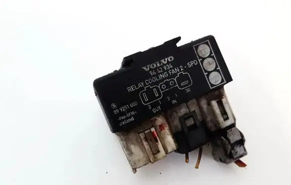 Volvo S70 V70 V70 XC Coolant fan relay 9442934 899251000