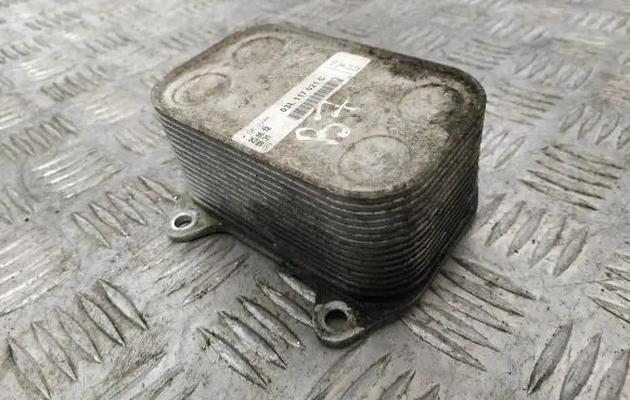 Volkswagen PASSAT B7 Engine oil radiator 03L117021C