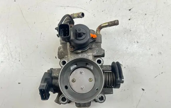 Mitsubishi Carisma Throttle valve 