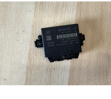 Volkswagen Touran II Parking PDC control unit/module 5N0919475D