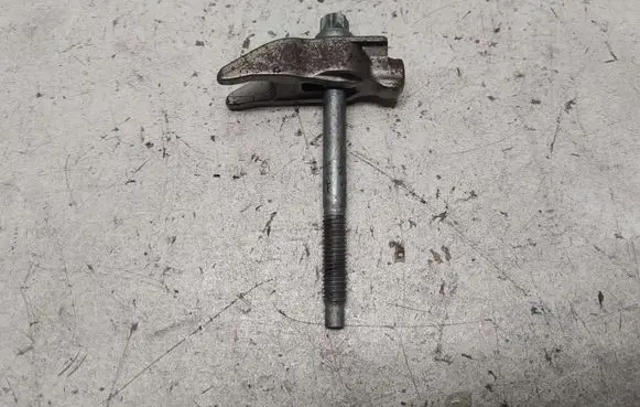 Peugeot 2008 II Fuel Injector clamp holder 9811760780