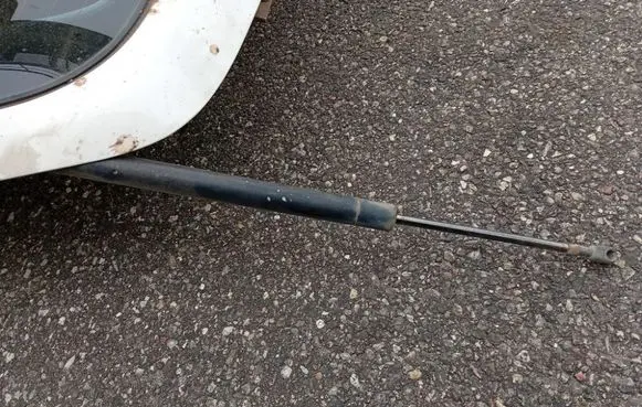 Ford Galaxy Tailgate/trunk strut/damper