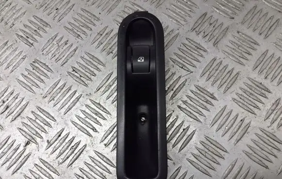 Renault Scenic II - Grand scenic II Quarter vent window switch 156013870