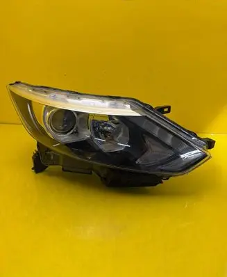 Nissan Qashqai Headlight/headlamp 10018013