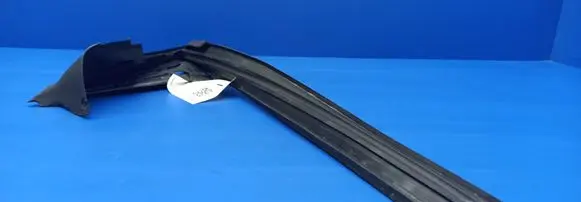BMW 6 E63 E64 Rubber seal front coupe door window 7008568