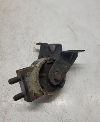 Mazda 323 Engine mount bracket