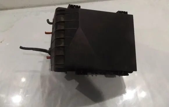 Volkswagen Touran I Fuse box set