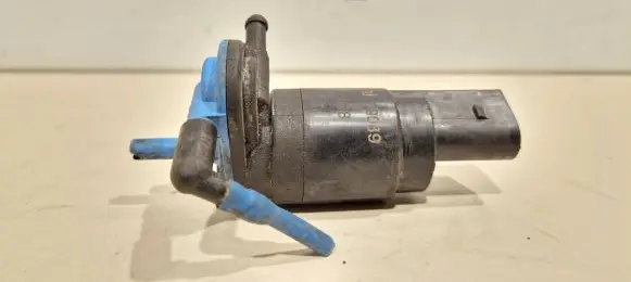 Audi A4 S4 B6 8E 8H Windscreen/windshield washer pump 09089