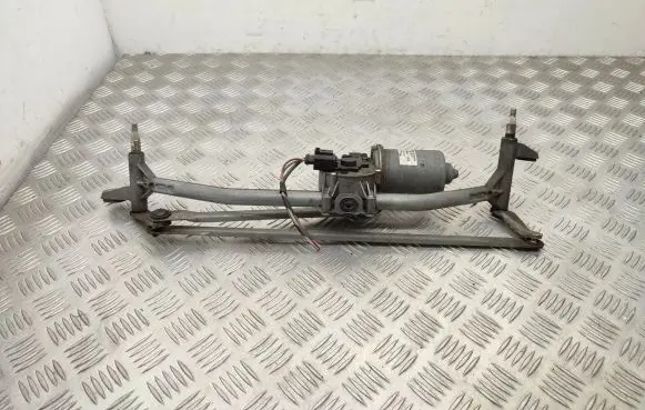 Front wiper linkage and motor