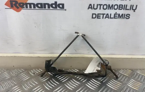 Nissan X-Trail T30 Battery bracket 