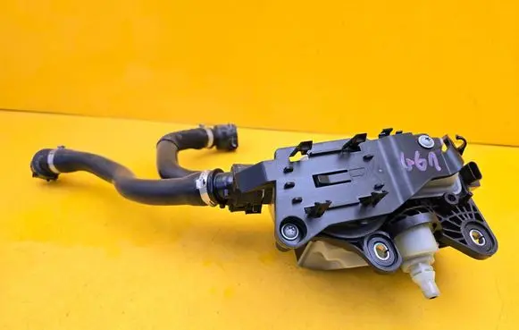 BMW 5 G60 G61 Oil breather separator 8470497
