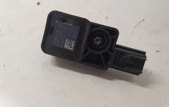 Opel Insignia A Airbag deployment crash/impact sensor 13502341