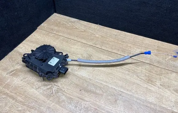 Land Rover Discovery 5 Tailgate/trunk/boot lock/catch/latch DK62404C10AE C07694103