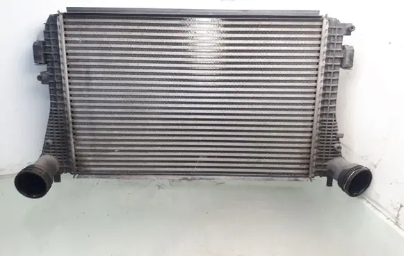 Volkswagen Touran I Intercooler radiator 1K0145803T