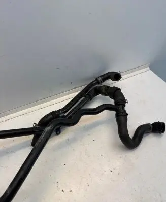Skoda Kamiq Engine coolant pipe/hose 5Q0122073R