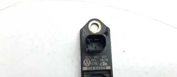 Volkswagen PASSAT B6 Airbag deployment crash/impact sensor 3C0907651 M7530