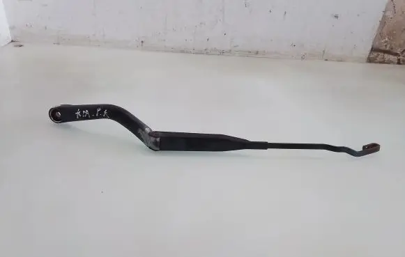 KIA Sportage Front wiper blade arm