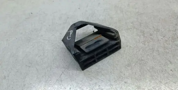 BMW X3 F25 Radiator mount bracket 7593779 17117593779
