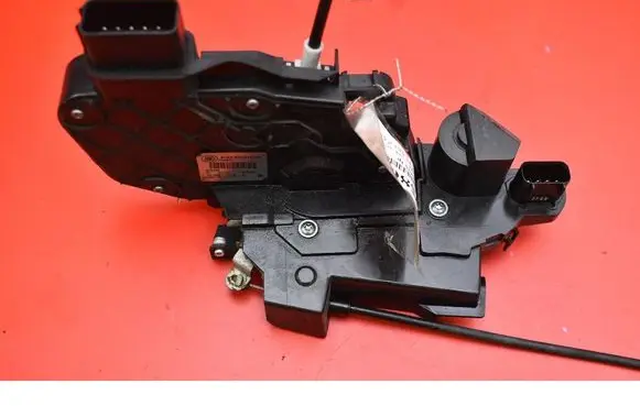 Ford Kuga I Front door lock 8V4A-S21813-BA