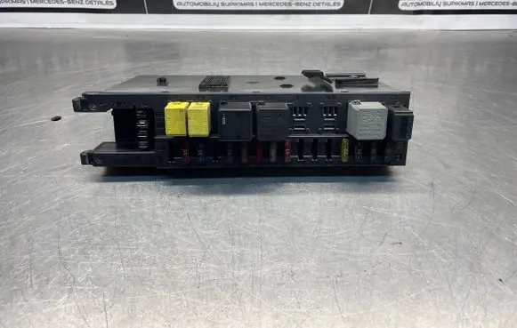 Mercedes-Benz C W203 Fuse module 2035451801 5DK00848640