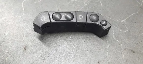BMW 5 E39 Steering wheel buttons/switches 8368971
