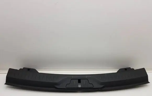 Trunk/boot sill cover protection