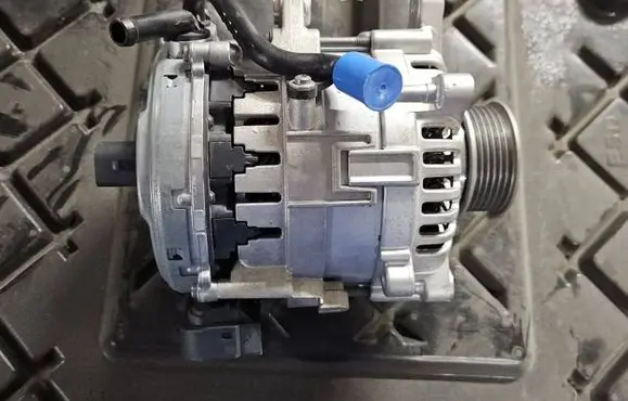 Volkswagen Tiguan Generator/alternator 05E903019F AAC1173190500 056903049AG