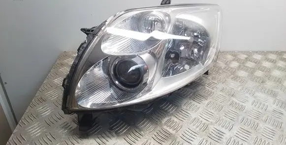 Toyota Auris 150 Headlight/headlamp 8117002460