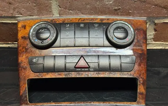 Mercedes-Benz ML W164 Climate control unit A2518208489 A2518204289