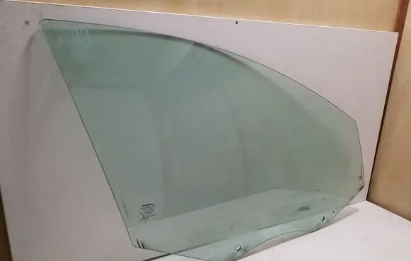 Volvo XC60 Front door window glass four-door
