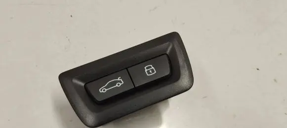 BMW i5 G60 Tailgate/boot open switch button 5a1b301