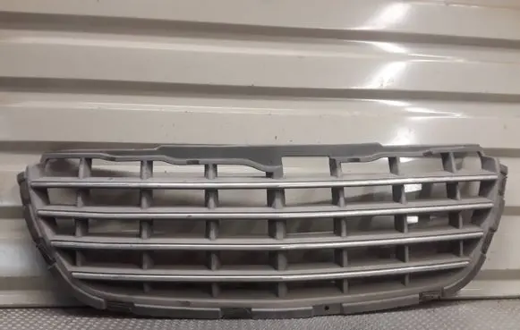 Chrysler Pacifica Front bumper upper radiator grill 04857626AA