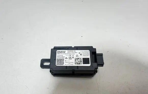 BMW X6 G06 Aerial antenna amplifier 7928682 7928690