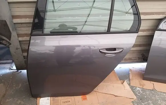 Volkswagen Golf VI Rear door LA7T